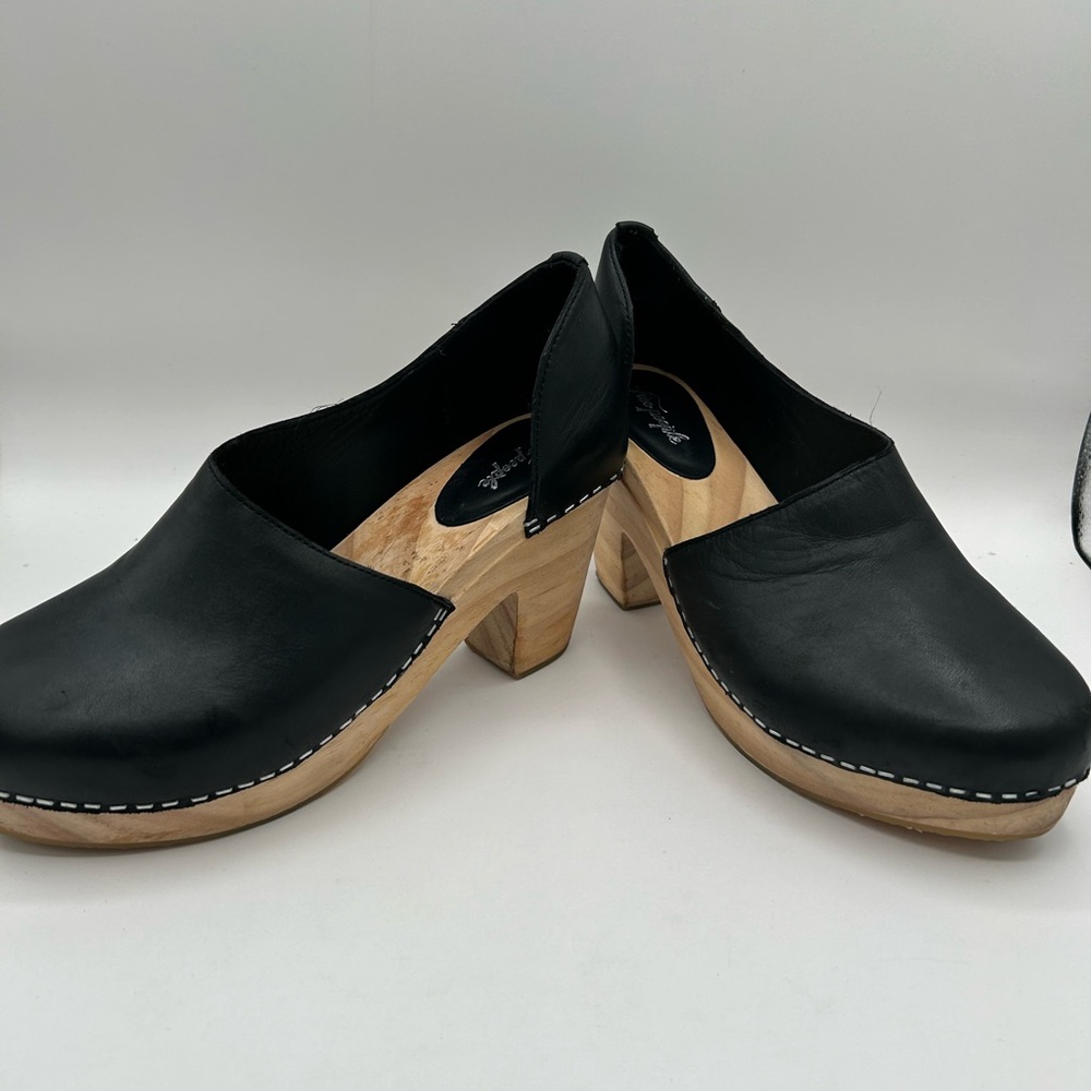 Free People Monroe Leather Clogs Black with wood heel, Mule size 36 or 6 - Picture 11 of 14